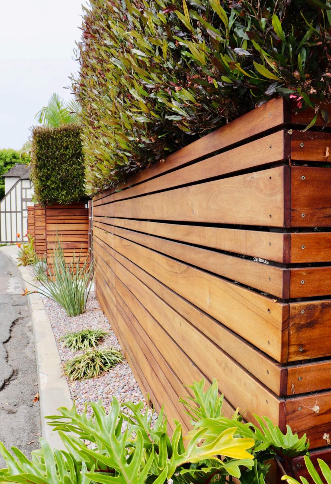 Fences and gates (40)